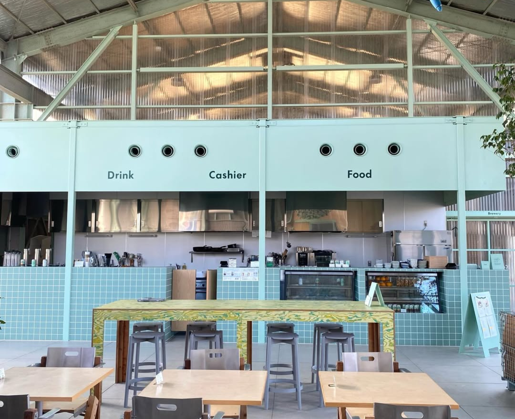 Teshima Factory（カフェレストラン）